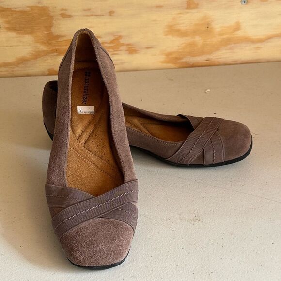 Naturalizer Suade Flats - Picture 1 of 5